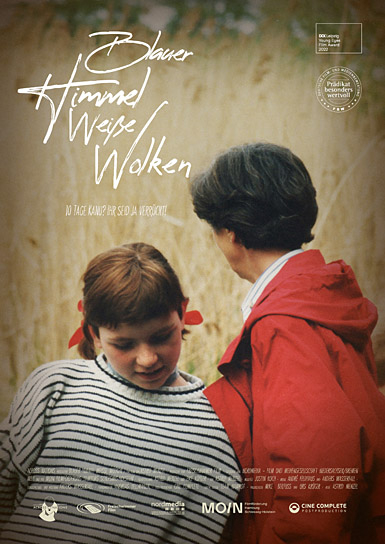Filmplakat von "Blauer Himmel Weiße Wolken" (2022)