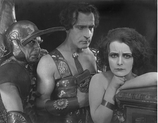 Theodor Becker (Mitte) in "Ein Sommernachtstraum" (1925)