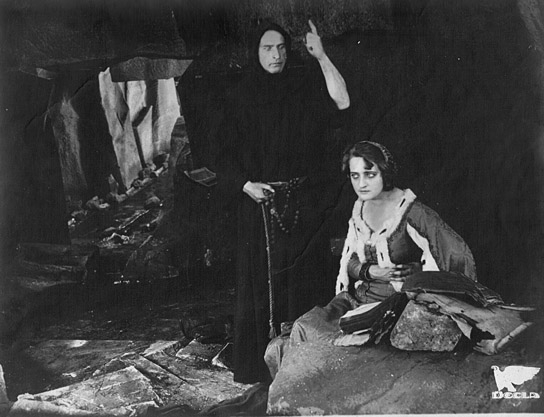 Theodor Becker, Marga Kierska (v.l.n.r.) in "Die Pest in Florenz" (1919)