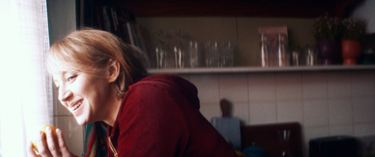Anna Maria Mühe in "Die Geschichte einer Familie" (2022)