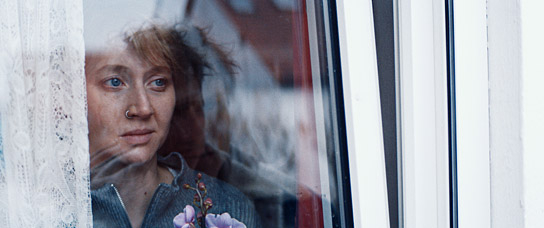 Anna Maria Mühe in "Die Geschichte einer Familie" (2022)