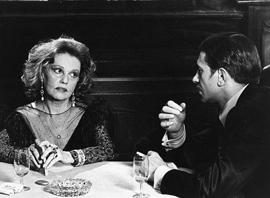 Jeanne Moreau, Hanno Pöschl (v.l.n.r.) in "Querelle - Ein Pakt mit dem Teufel" (1982)