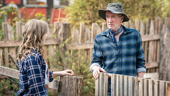Martha Haberland, Peter Lohmeyer (v.l.n.r.) in "Ponyherz - wild und frei" (2023)