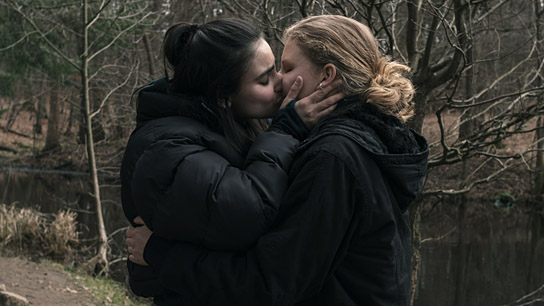 Bayan Layla, Alida Stricker (v.l.n.r.) in "Generation Tochter" (2022)