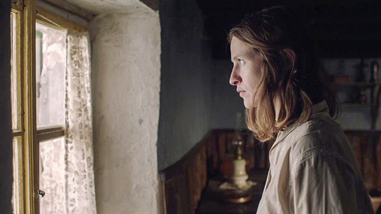 Christa Theret in "Luise" (2022)