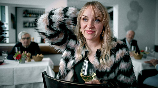 Ewa Patricia Klosowski (vorne) in "Zaschka - Heute ist es schön" (2023)
