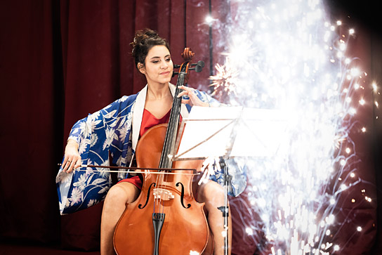Almila Bağrıaçık in "Trauzeugen" (2023)