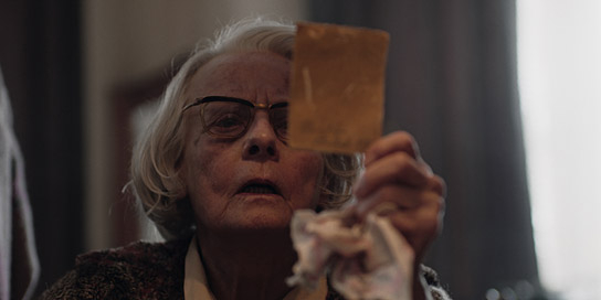 Lore Stefanek in "Schlamassel" (2023)