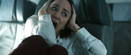 Lydia Leonard in "Fearless Flyers - Fliegen für Anfänger" (2023)