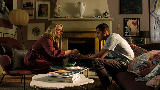 Julie Delpy, Daryl McCormack (v.l.n.r.) in "The Lesson" (2023)