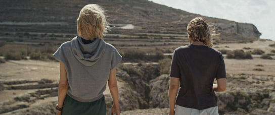 Louisa Krause, Sophie Lowe (v.l.n.r.) in "The Dive" (2023)
