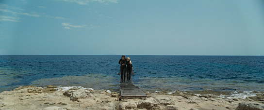 Sophie Lowe, Louisa Krause (v.l.n.r.) in "The Dive" (2023)