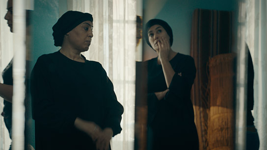 Olfa Hamrouni, Hend Sabri (v.l.n.r.) in "Olfas Töchter" (2023)