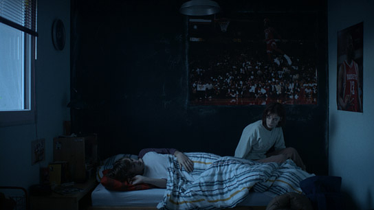 Jona Volkmann, Greta Krämer (v.l.n.r.) in "Wolke Z" (2024)
