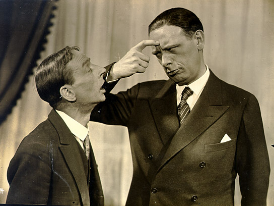 Klaus Pohl, Johannes Riemann (v.l.n.r.) in "Der falsche Ehemann" (1931)