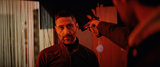 Denis Moschitto (links) in "Schock" (2023)