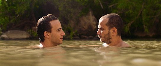 Ofri Biterman, Michael Moshonov (v.l.n.r.) in "America" (2022)