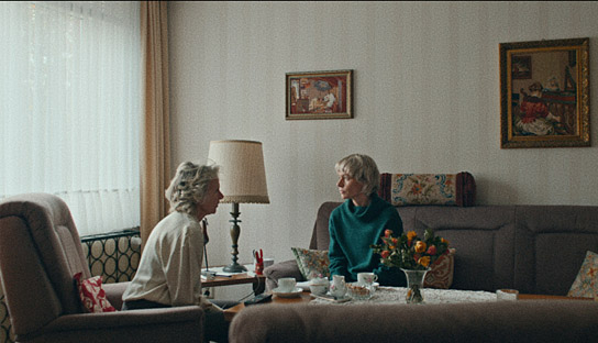 Constanze Andree (rechts) in "Die Unsichtbaren" (2023)