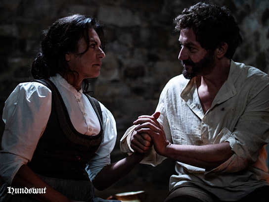 Christine Neubauer, Markus Brandl (v.l.n.r.) in "Hundswut" (2024)