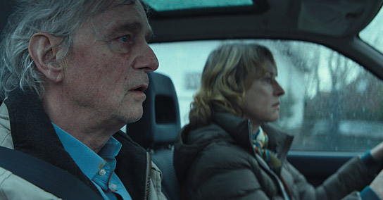 Hans-Uwe Bauer, Corinna Harfouch (v.l.n.r.) in "Sterben" (2024)