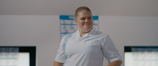 Gisa Flake in "Überleben in Brandenburg" (2023)