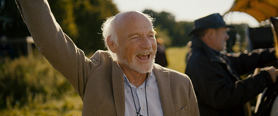 Dietrich Hollinderbäumer in "Überleben in Brandenburg" (2023)