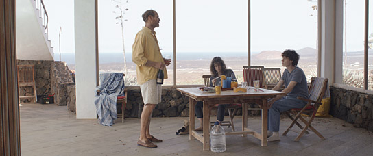 Niels Bormann, Julia Windischbauer, Jeremias Meyer (v.l.n.r.) in "Sonnenplätze" (2024)