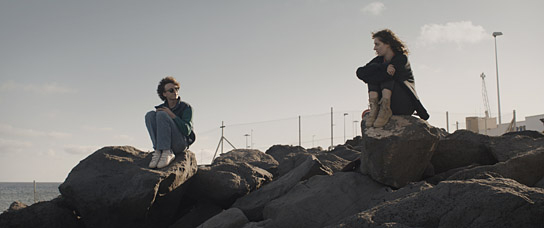 Jeremias Meyer, Julia Windischbauer (v.l.n.r.) in "Sonnenplätze" (2024)