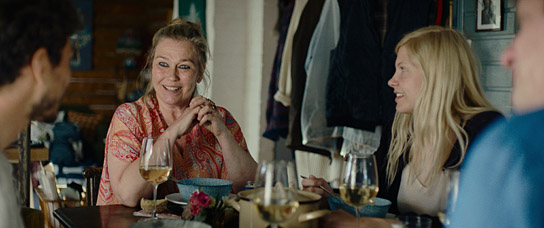 Nicola Perot, Outi Mäenpää, Saara Kotkaniemi (v.l.n.r.) in "Power of Love" (2023