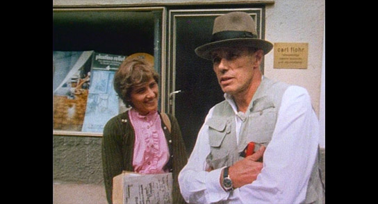 Petra Kelly, Joseph Beuys (v.l.n.r.) beim Wahlkampf in Bayern 1982
