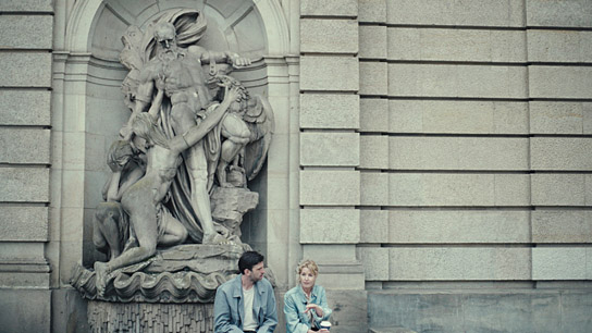 Fabian Stumm, Ulrica Flach (v.l.n.r.) in "Sad Jokes" (2024)