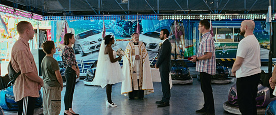 Erwin Leder (hinten Mitte) in "Rock 'n' Roll Ringo" (2024)
