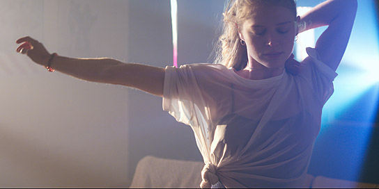 Nora Islei in "Broke. Alone. A Kinky Love Story" (2024)