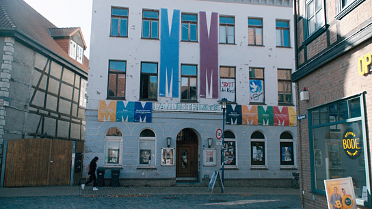   "Dann gehste eben nach Parchim - Von der Leidenschaft des jungen Theaters" (2023)