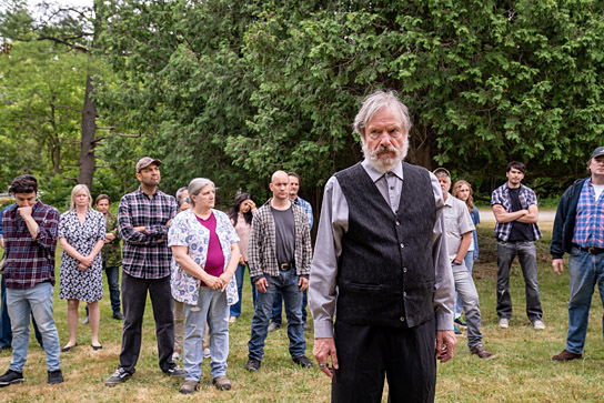 Michael Wittenborn (vorne) in "Spirit in the Blood" (2024)