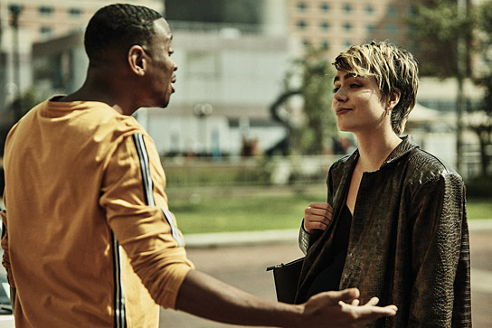Jordan E. Cooper, Luise Großmann (v.l.n.r.) in "Uppercut" (2023)