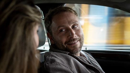Natalia Rudziewicz, Max Riemelt (v.l.n.r.) in "Es geht um Luis" (2024)
