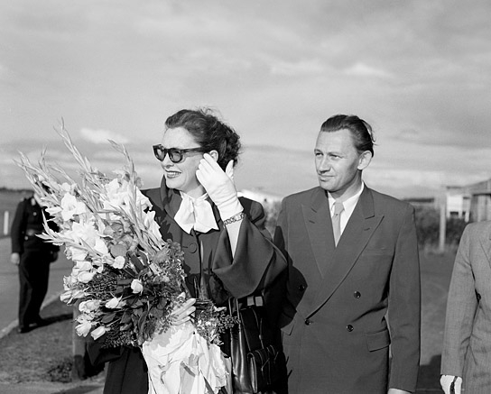 Zarah Leander, Michael Jary (v.l.n.r.) ("Im Schatten der Träume", 2024)