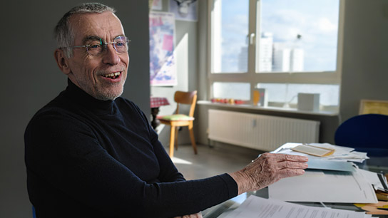 Manfred Herzer in "Im Schatten der Träume" (2024)