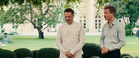 Roland Silbernagl, Albrecht Schuch (v.l.n.r.) in "Pfau - Bin ich echt?" (2024)