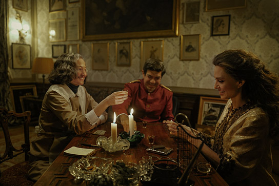 Alba Rohrwacher, Pierfrancesco Favino, Angelina Jolie (v.l.n.r.) in "Maria" (2024)