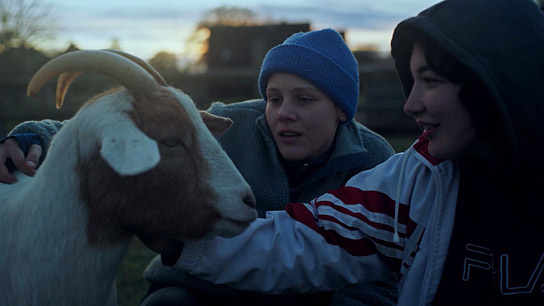 Emma-Katharina Suthe, Yildiz Tiryakioglu (v.l.n.r.) in "Ninja Motherf*cking Destruction" (2024)