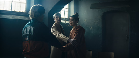 Constantin von Jascheroff, Anna Stieblich, Xenia Assenza (v.l.n.r.) in "Haps - Crime Doesn't Pay" (2025)