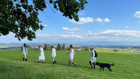 "Überall gibt es ein Hausen" (2024)