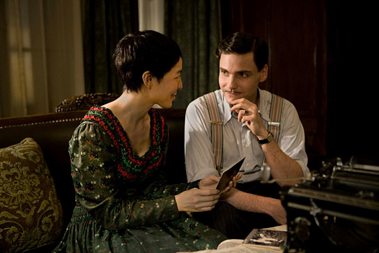 Zhang Jingchu, Daniel Brühl (v.l.n.r.) in "John Rabe" (2009)