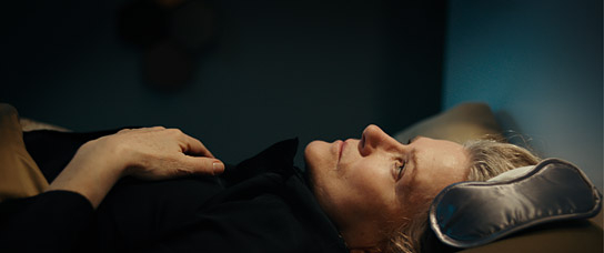 Barbara Sukowa in "Klandestin" (2024)