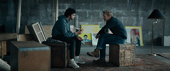 Habib Adda, Lambert Wilson (v.l.n.r.) in "Klandestin" (2024)