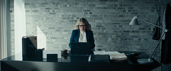 Barbara Sukowa in "Klandestin" (2024)