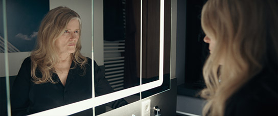 Barbara Sukowa in "Klandestin" (2024)