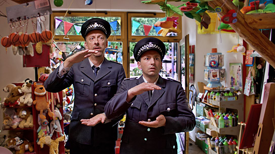 Rudolf Krause, Arnel Tači (v.l.n.r.) in "Akiko, der fliegende Affe" (2024)